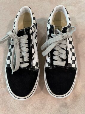 Vans Checkerboard Old Skool Black and White Low-Top Sneakers womens size 9